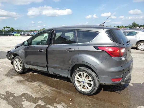1FMCU0GDXKUB31146 2019 FORD ESCAPE - Image 2