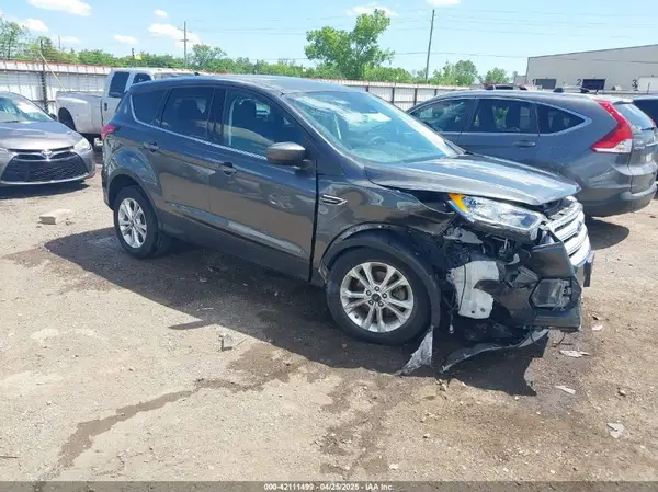 1FMCU0GDXKUB49503 2019 FORD ESCAPE - Image 1