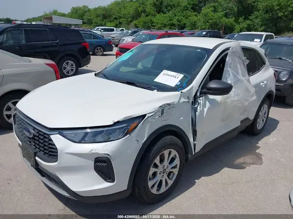 1FMCU0GN0PUB25548 2023 FORD ESCAPE - Image 2