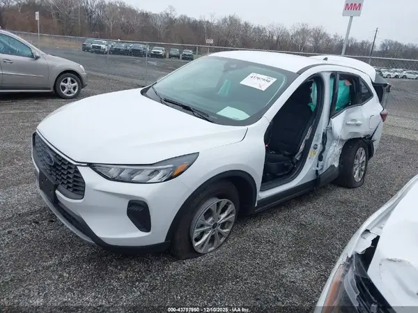 1FMCU0GN1SUB46241 2025 FORD ESCAPE - Image 2