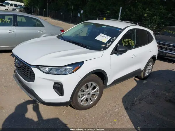 1FMCU0GN2SUA63899 2025 FORD ESCAPE - Image 2