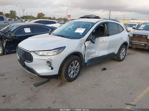 1FMCU0GN2SUB47883 2025 FORD ESCAPE - Image 2