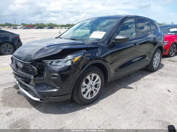 1FMCU0GN3SUA04795 2025 FORD ESCAPE - Image 2