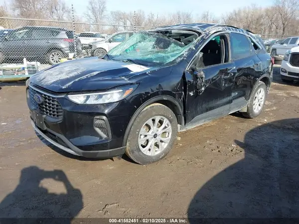 1FMCU0GN4PUA87676 2023 FORD ESCAPE - Image 2