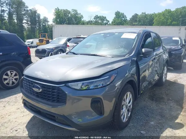 1FMCU0GN5SUA62164 2025 FORD ESCAPE - Image 2