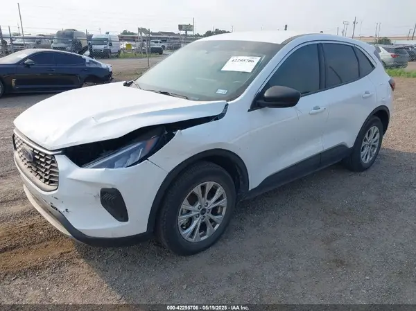1FMCU0GN6RUA21360 2024 FORD ESCAPE - Image 2