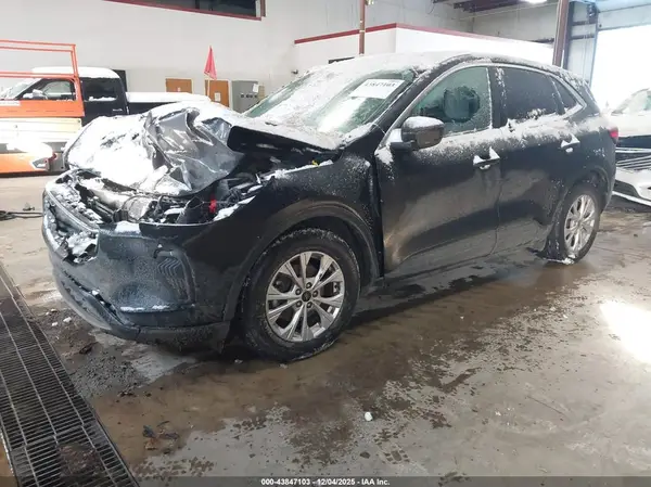 1FMCU0GN7PUB25207 2023 FORD ESCAPE - Image 2