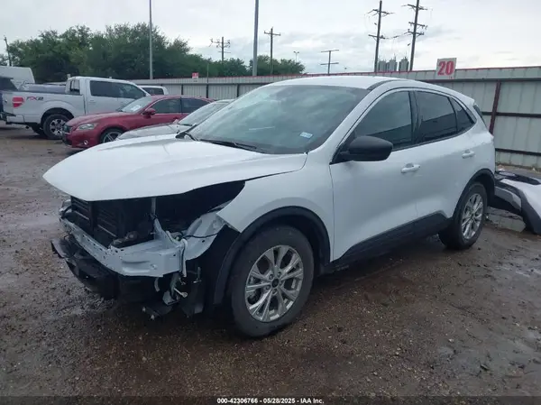 1FMCU0GN7RUA13302 2024 FORD ESCAPE - Image 2