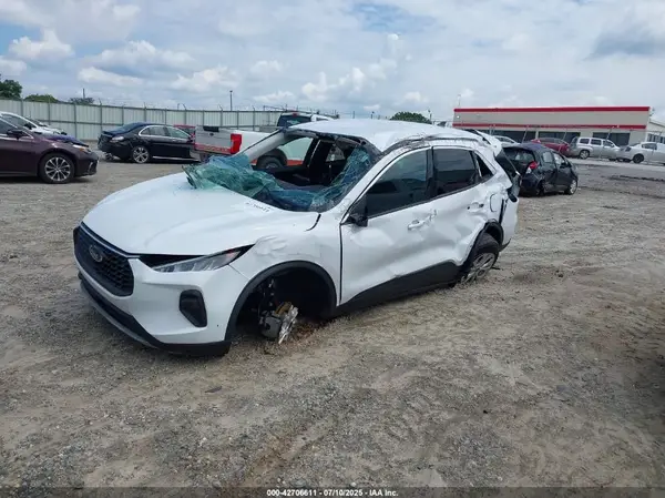 1FMCU0GN9RUA57947 2024 FORD ESCAPE - Image 2