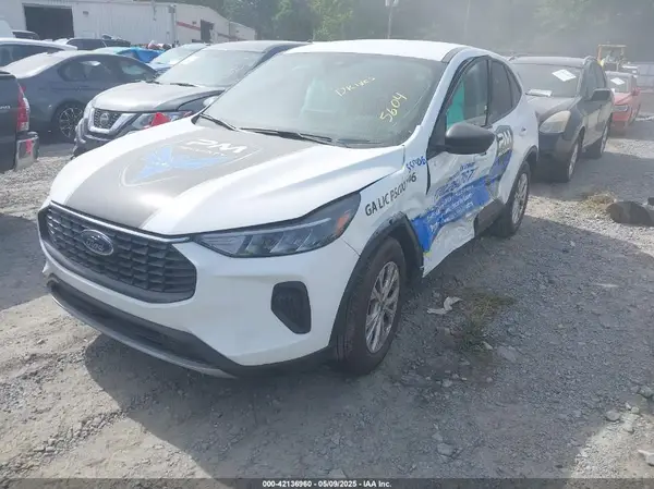 1FMCU0GNXSUA45604 2025 FORD ESCAPE - Image 2