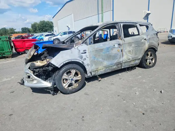 1FMCU0GX1GUB12048 2016 FORD ESCAPE - Image 1