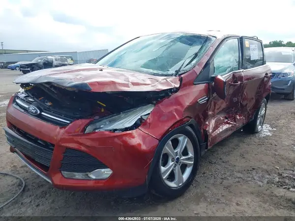 1FMCU0GX1GUB14110 2016 FORD ESCAPE - Image 2
