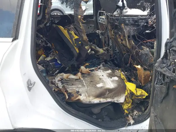 1FMCU0GX2GUB17940 2016 FORD ESCAPE - Image 8
