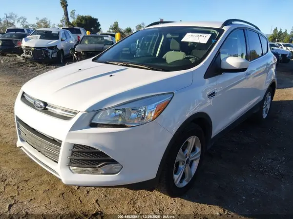 1FMCU0GX4GUB24162 2016 FORD ESCAPE - Image 2