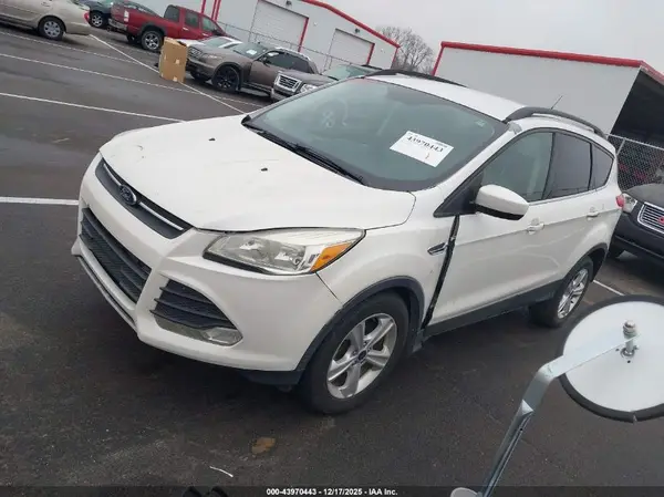 1FMCU0GX4GUB30818 2016 FORD ESCAPE - Image 2