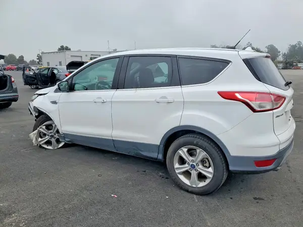 1FMCU0GX4GUB39180 2016 FORD ESCAPE - Image 2