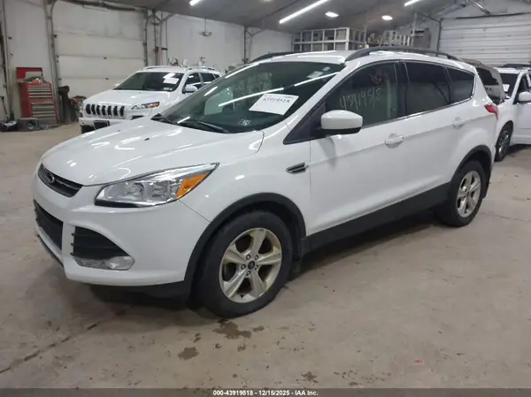 1FMCU0GX6GUA06405 2016 FORD ESCAPE - Image 2