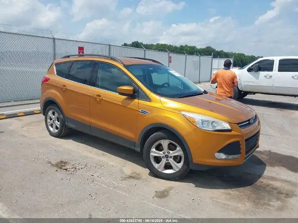 1FMCU0GX7GUA74809 2016 FORD ESCAPE - Image 1