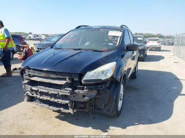 1FMCU0GX8GUA03392 2016 FORD ESCAPE - Image 2