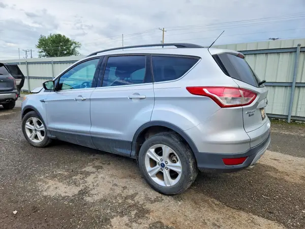 1FMCU0GX8GUB19708 2016 FORD ESCAPE - Image 2