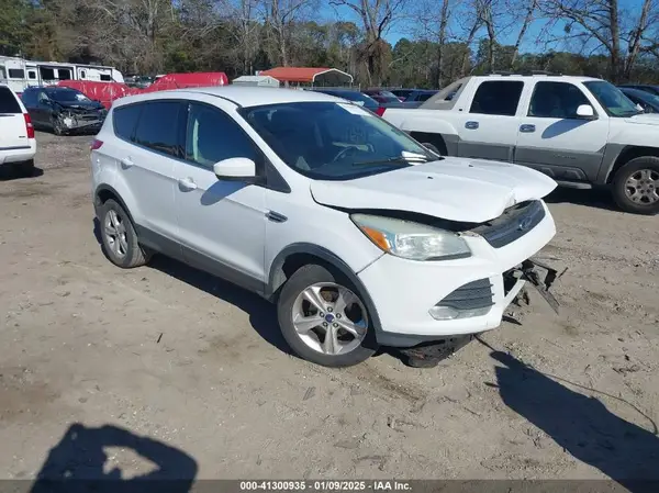 1FMCU0GX9GUB08815 2016 FORD ESCAPE - Image 1