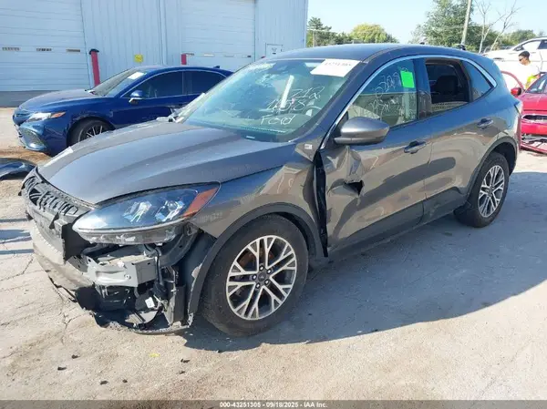 1FMCU0H60NUA17970 2022 FORD ESCAPE - Image 2