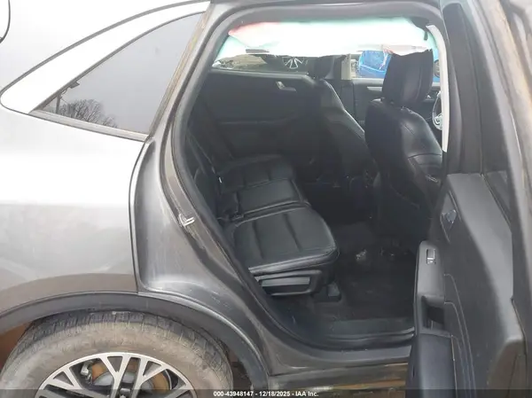 1FMCU0H62NUA18084 2022 FORD ESCAPE - Image 8