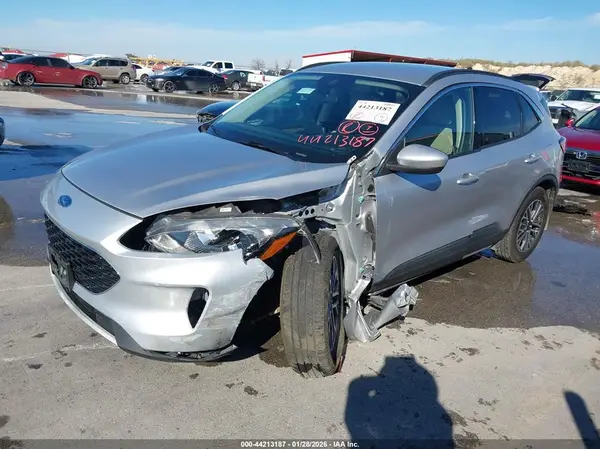 1FMCU0H63LUB94946 2020 FORD ESCAPE - Image 2