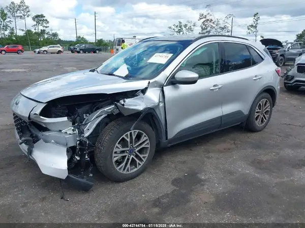 1FMCU0H64LUA47941 2020 FORD ESCAPE - Image 2