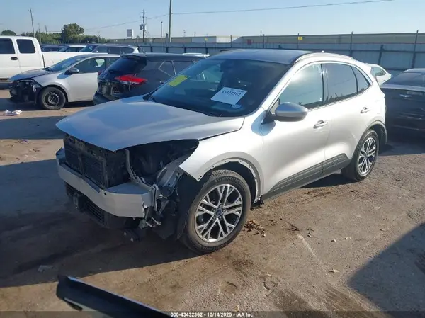 1FMCU0H64LUB07670 2020 FORD ESCAPE - Image 2