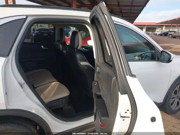 1FMCU0H64MUA63896 2021 FORD ESCAPE - Image 8