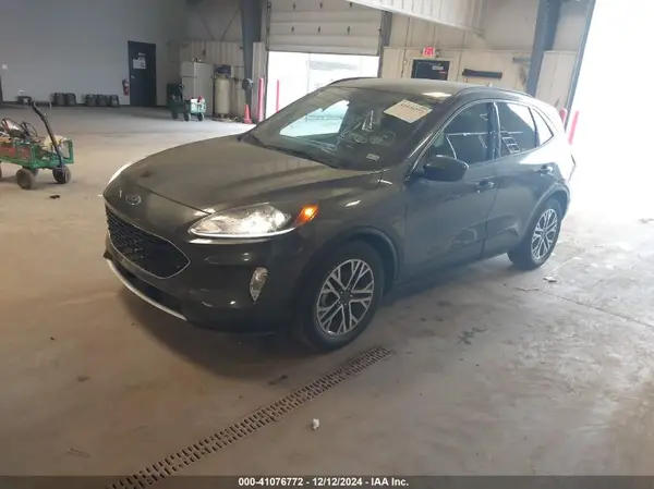 1FMCU0H66LUB18329 2020 FORD ESCAPE - Image 2