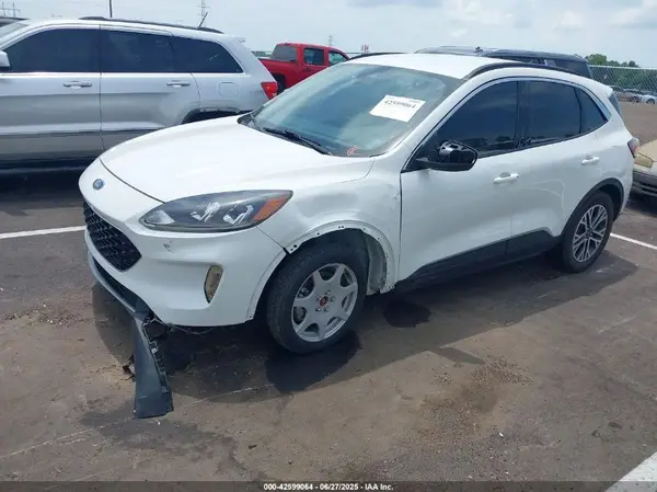 1FMCU0H68LUC18559 2020 FORD ESCAPE - Image 2