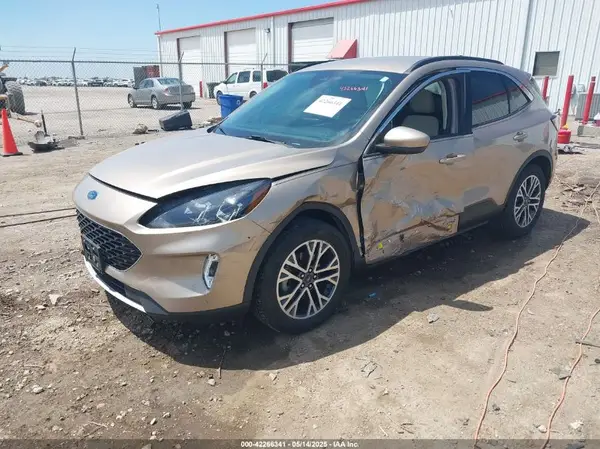 1FMCU0H69LUB23895 2020 FORD ESCAPE - Image 2