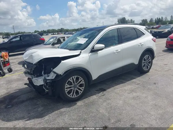 1FMCU0H6XNUB36870 2022 FORD ESCAPE - Image 2