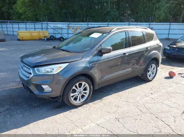 1FMCU0HD1JUA75577 2018 FORD ESCAPE - Image 2