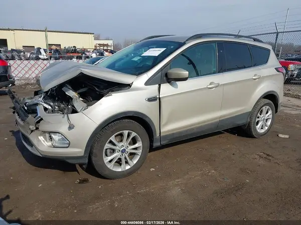 1FMCU0HD2JUA03416 2018 FORD ESCAPE - Image 2
