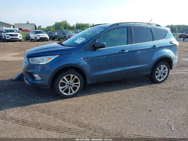 1FMCU0HD2JUA08714 2018 FORD ESCAPE - Image 2