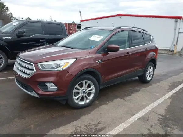 1FMCU0HD2JUA44127 2018 FORD ESCAPE - Image 2