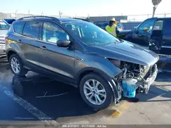 1FMCU0HD2JUA56584 2018 FORD ESCAPE