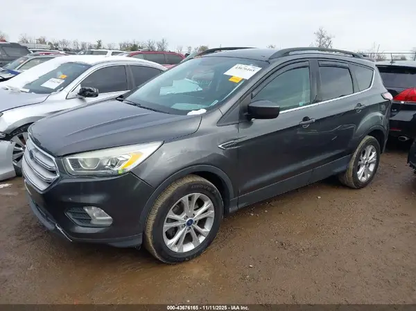 1FMCU0HD2JUA83302 2018 FORD ESCAPE - Image 2
