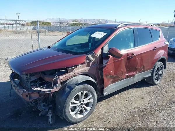 1FMCU0HD2JUB14242 2018 FORD ESCAPE - Image 2