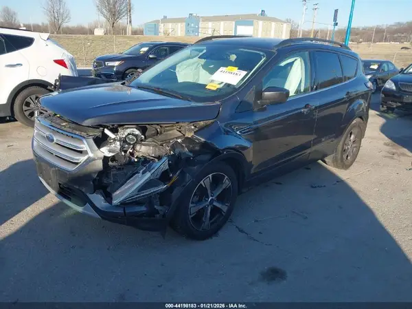 1FMCU0HD2JUB43000 2018 FORD ESCAPE - Image 2