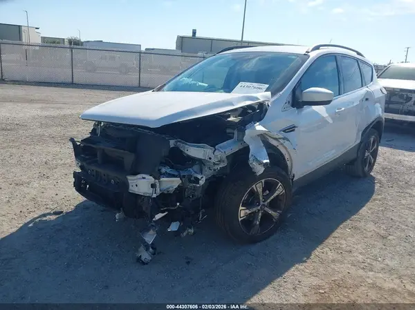 1FMCU0HD2JUB67961 2018 FORD ESCAPE - Image 2