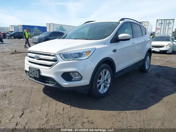 1FMCU0HD2JUC93978 2018 FORD ESCAPE - Image 2