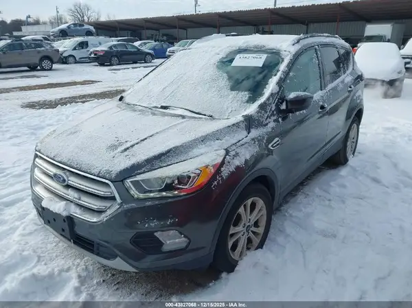 1FMCU0HD2JUD02467 2018 FORD ESCAPE - Image 2