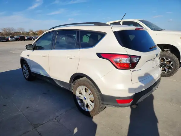 1FMCU0HD3JUA09256 2018 FORD ESCAPE - Image 2