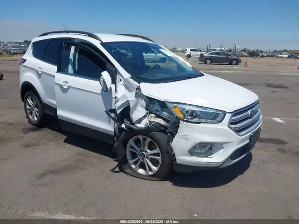 1FMCU0HD3JUC11661 2018 FORD ESCAPE - Image 1