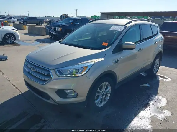 1FMCU0HD3JUC31988 2018 FORD ESCAPE - Image 2