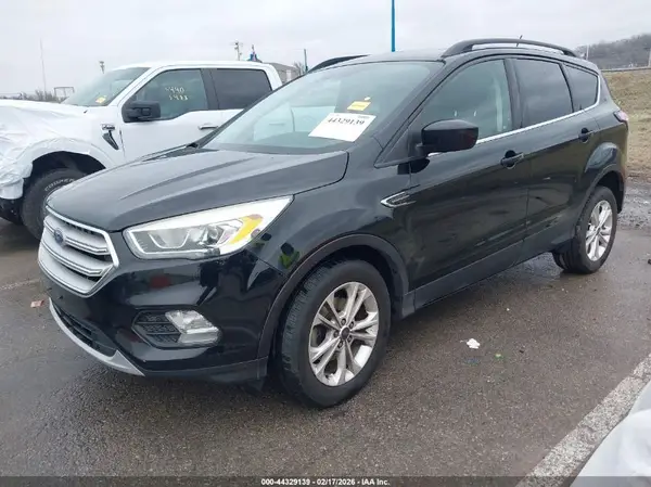 1FMCU0HD4JUA08570 2018 FORD ESCAPE - Image 2